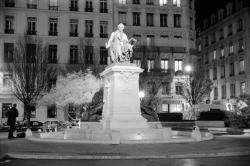 [Monument à André-Marie Ampère (après restauration)]