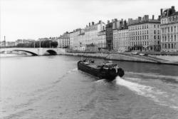 [Une péniche sur la Saône]