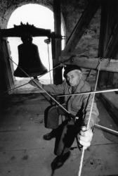 [Le dernier carillonneur d'Aussois (Savoie)]