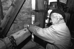 [Le dernier carillonneur d'Aussois (Savoie)]