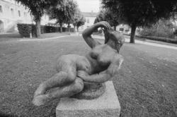 ["La Femme", sculpture de Georges Salendre]