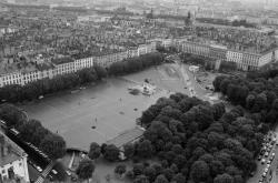 [Lyon vu du ciel. Vue aérienne, juin 1984]