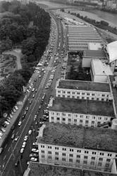 [Lyon vu du ciel. Vue aérienne, juin 1984]