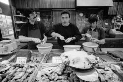 [Les écaillers des Halles de Lyon]