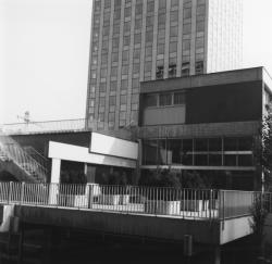 [Quartier de la Part-Dieu. Les Halles de Lyon]