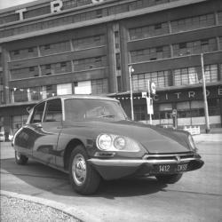 [Citroën DS 21]