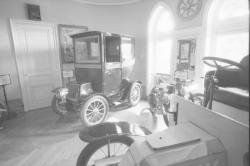 Musée de Rochetaillée : exposition de vieilles voitures