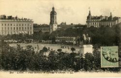 Lyon. - Place Bellecour et église de la Charité