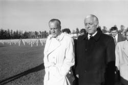 [Commémorations au cimetière national de la Doua]