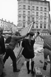 [Manifestation des opposants à la construction du Clip de la place du Pont]