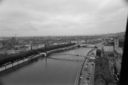 [Lyon vu du ciel. Vue aérienne, juin 1984]