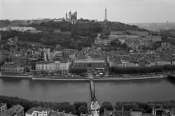 [Lyon vu du ciel. Vue aérienne, juin 1984]