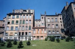 [La Croix-Rousse. Façades des immeubles de la rue Bodin]