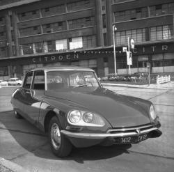 [Citroën DS 21]