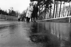 [Championnats du monde de cyclisme sur piste (1989). Inspection du vélodrome Tête-d'Or par le comité d'organisation]