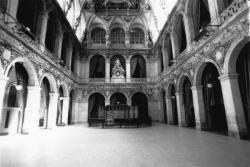 [Salle de la corbeille au Palais de la bourse]