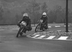 Course de motos dans la région