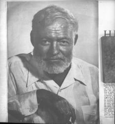 Sur Ernest Hemingway : exposition et reproduction de documents