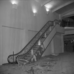 Installation d'un escalator au Palais de la Foire de Lyon