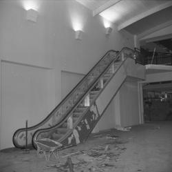 Installation d'un escalator au Palais de la Foire de Lyon