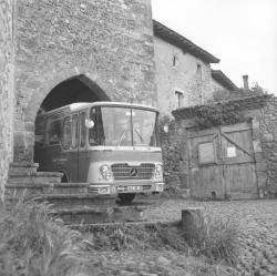 [Cars Philibert : promenade à Pérouges (Ain)]