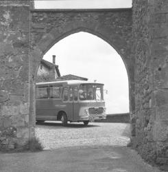 [Cars Philibert : promenade à Pérouges (Ain)]