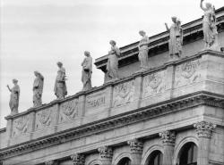 [Les muses de l'Opéra national de Lyon]