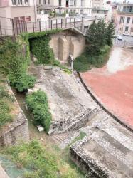 Vue du podium et d'un vomitoire