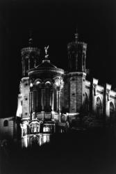 [Basilique Notre-Dame de Fourvière (de nuit)]