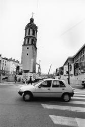 [Circulation routière aux abords de la place Antonin-Poncet]