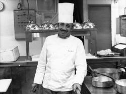 [Guy Girerd, chef de cuisine du restaurant "Les Trois Dômes" (Sofitel)]