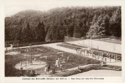 Les Halles (Rhône), alt. 640 m. - Les Jeux sur une des Terrasses