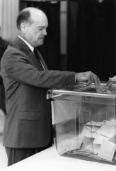 [Elections cantonales de 1992 (1er tour). Vote de Gilbert Chabroux à Villeurbanne]