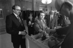 [Elections municipales de 1989 (1er tour). Vote du candidat Gérard Collomb]