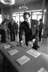 [Elections municipales de 1989 (1er tour). Vote du candidat Gérard Collomb]