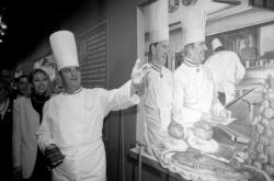 [Inauguration de la "Fresque des grands chefs" du restaurant Paul Bocuse]