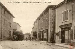 Messimy (Rhône). - La Grande Rue et la Poste