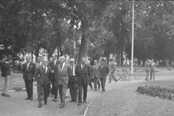 [Louis Pradel, déambulation place Carnot]