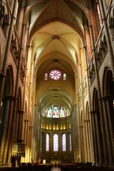 La nef, côté est, 12e et 13e siècle, cathédrale Saint-Jean-Baptiste, Lyon 5e