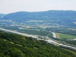 Les deux Rhône, canalisé et sauvage, vu du Grand Colombier, Ain