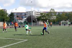 Bouger, stade Michel Saez, partie de foot entre potes, Lyon 8e