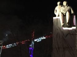 Statue de Saint-Exupéry et du Petit Prince : dessine-moi une grue ; place Bellecour,  Lyon