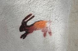 Tag lapin, peint, place Colbert, Lyon 1er