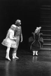 [Ballet de l'Opéra national de Lyon. Cendrillon, de Serge Prokofiev (mise en scène de Maguy Marin)]