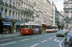 [Trolleybus (ligne 13/18), place des Terreaux]