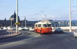 [Trolleybus (ligne 1), pont de la Guillotière]