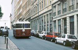 [Trolleybus (ligne 6), rue Diderot]