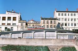 [Trolleybus (ligne 6), rue des Tables-Claudiennes]