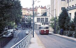 [Trolleybus (ligne 6), rue des Tables-Claudiennes]