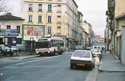 [Trolleybus (ligne 1), cours Tolstoï, à Villeurbanne (Rhône)]